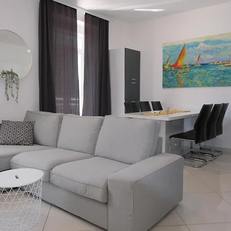 Sesar Krk - No. 2 Vinko Apartmán